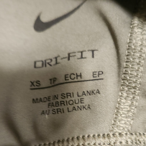 NikeIndy Logo-Tape Sports Bra olive green - Picture 6 of 6